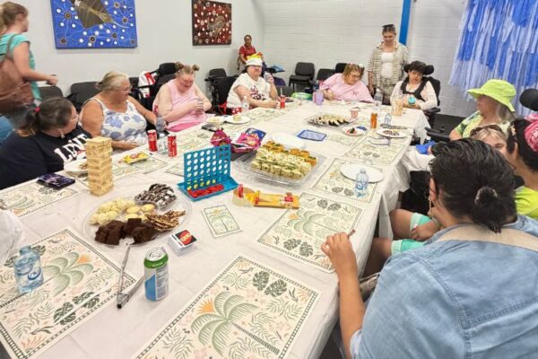 party pics) group dinner at table